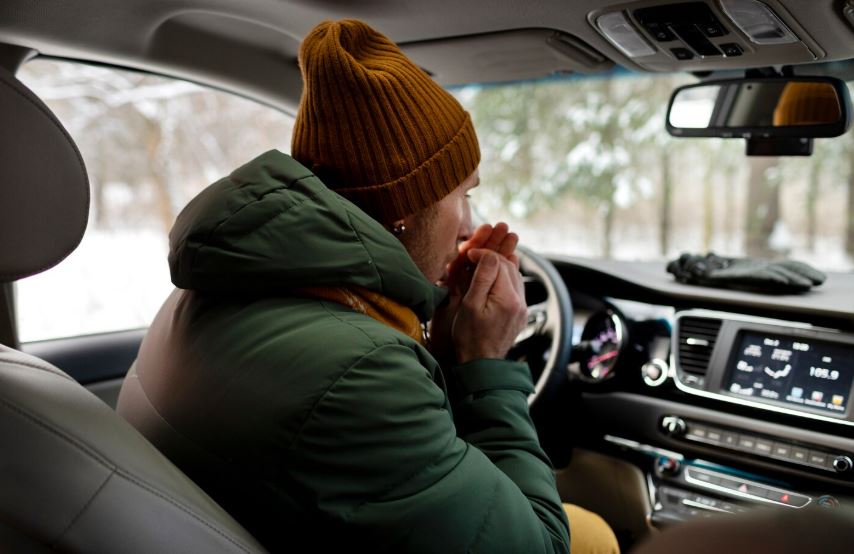 겨울철 최악의 습관 “시동 걸자마자 히터 켜면 엔진 망가진다” - CKNNews 이미지